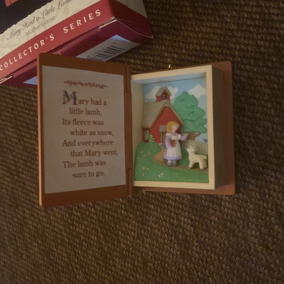 Hallmark Keepsake Ornament Mary had a Little Lamb, 4th in Series - Picture 3 of 4